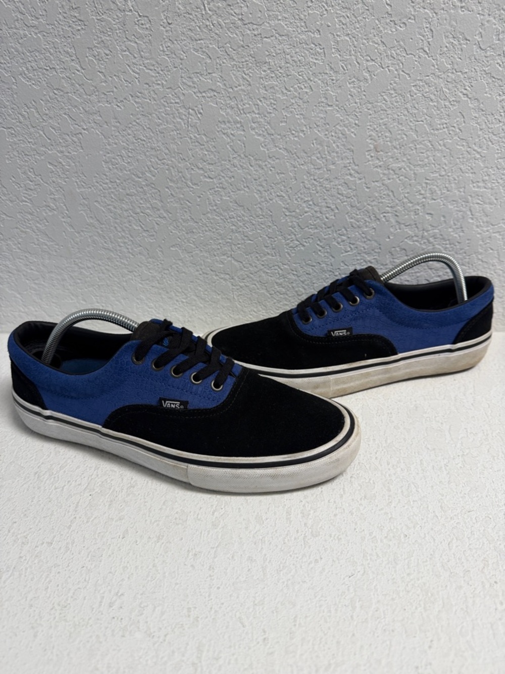 Vans Men's Black and Blue Canvas Low-Top Sneakers 10